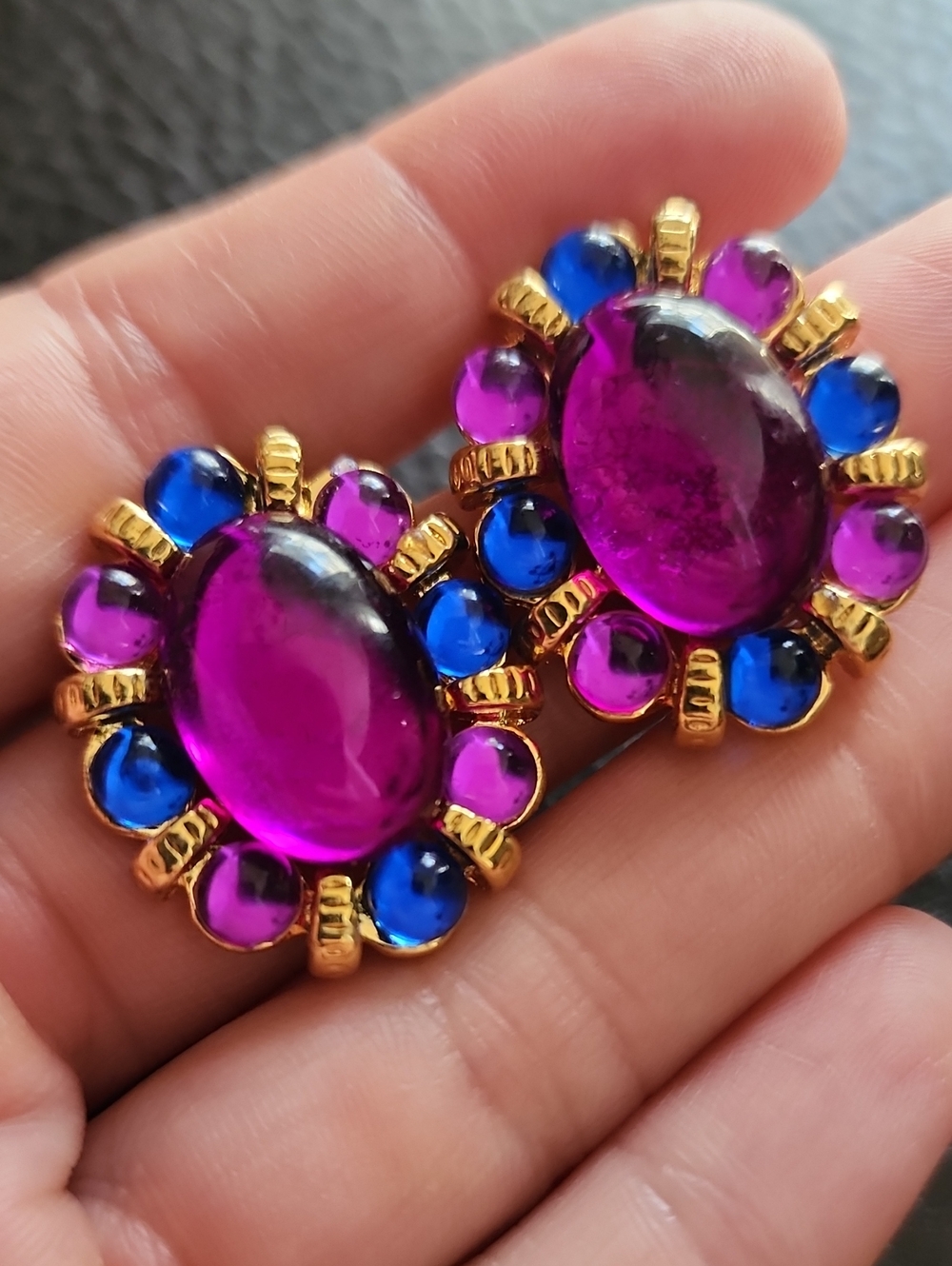 VTG Gold-Tone Purple & Blue Cabochon Floral Clip-On Earrings